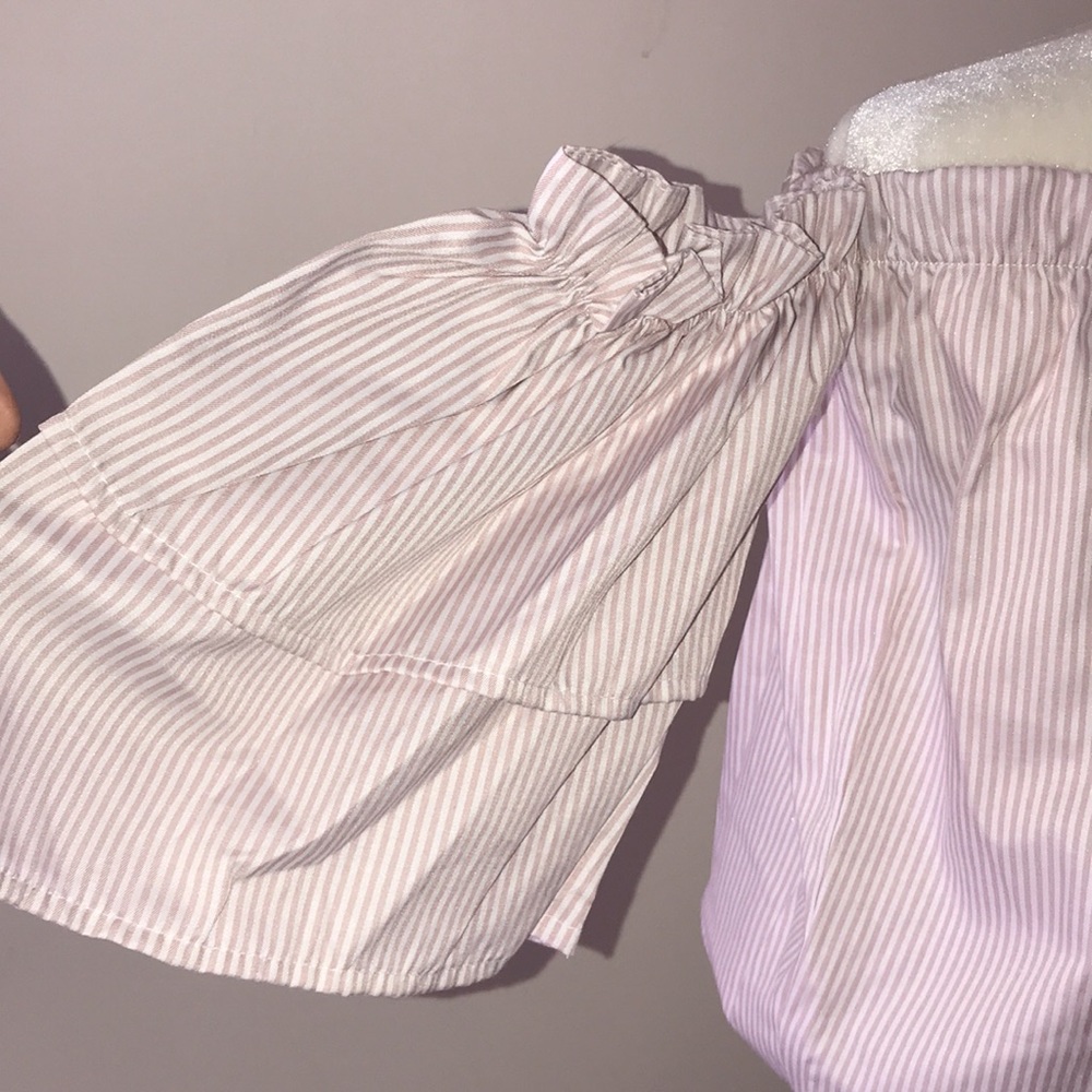 💙NWOT Cropped Ruffled Off Shoulder Top - Picture 4 of 11